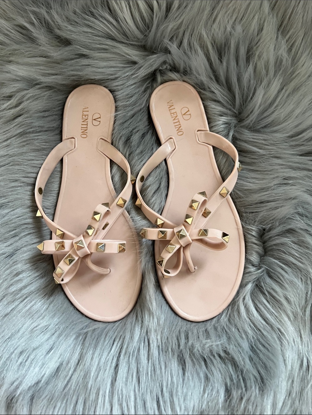 EUC Fashion Pink Bow Jelly Sandals with Gold Studs sz 38/7